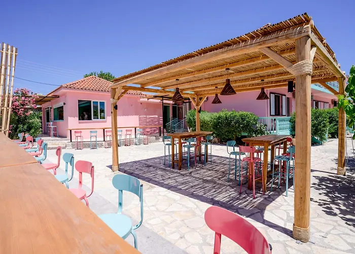 Maui Poolside Laganas