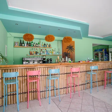 Hotel Maui Poolside 2*