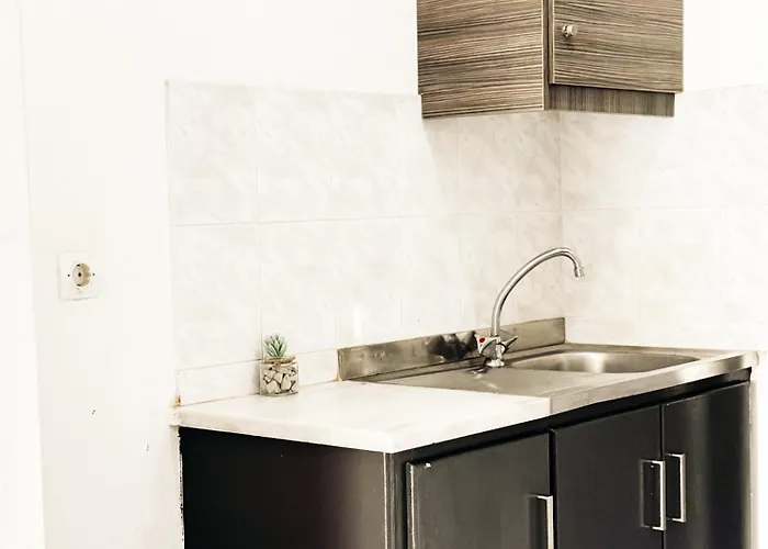 Maui Poolside Hotel Laganas